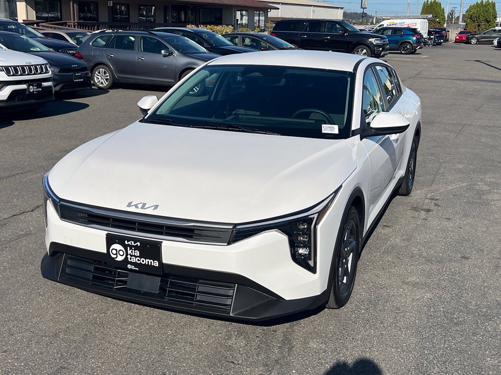 Certified 2025 Kia K4 FWD image 3