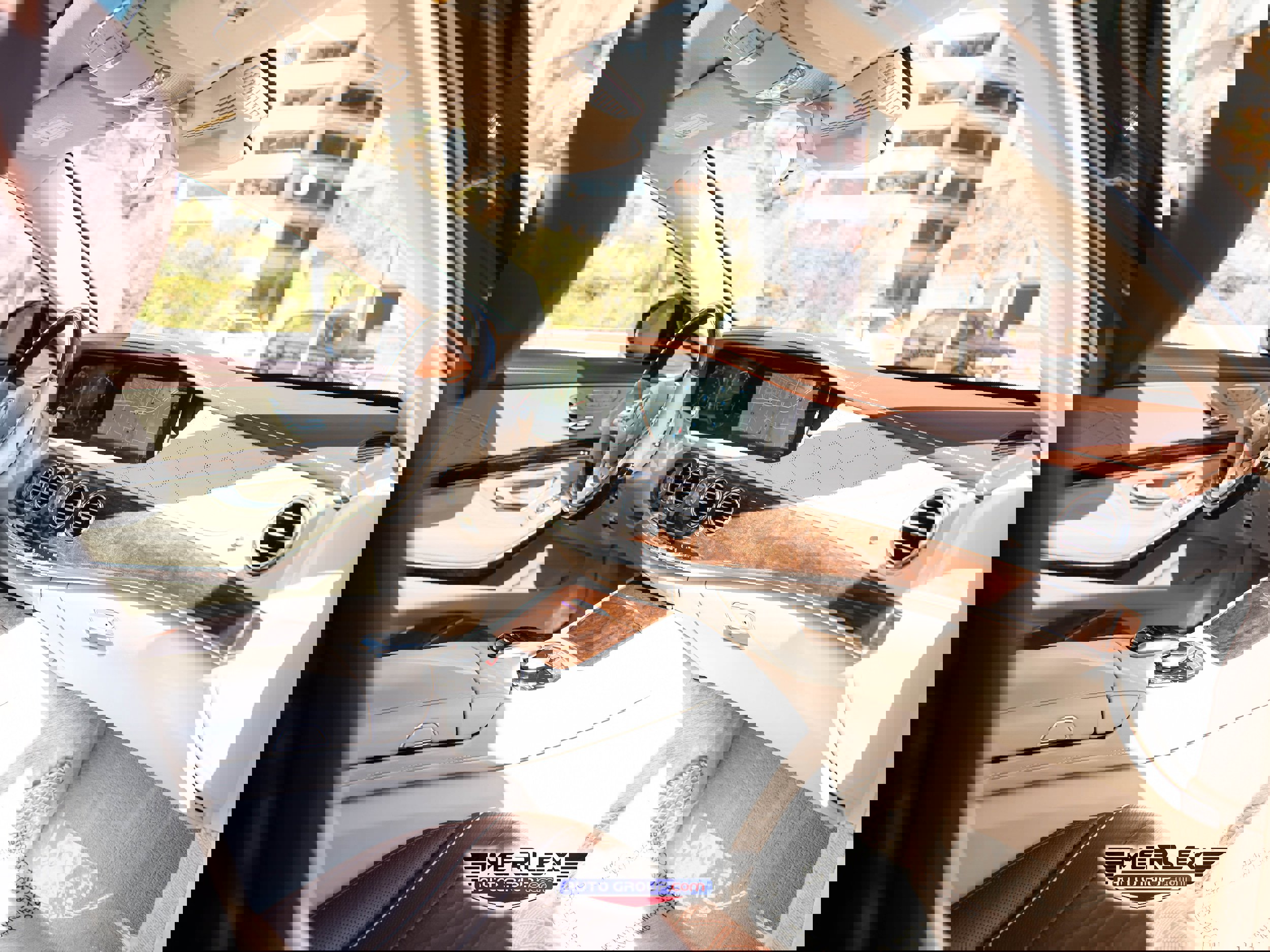 Used 2018 Mercedes-Benz S 560 4MATIC Sedan w/ Premium Package image 15