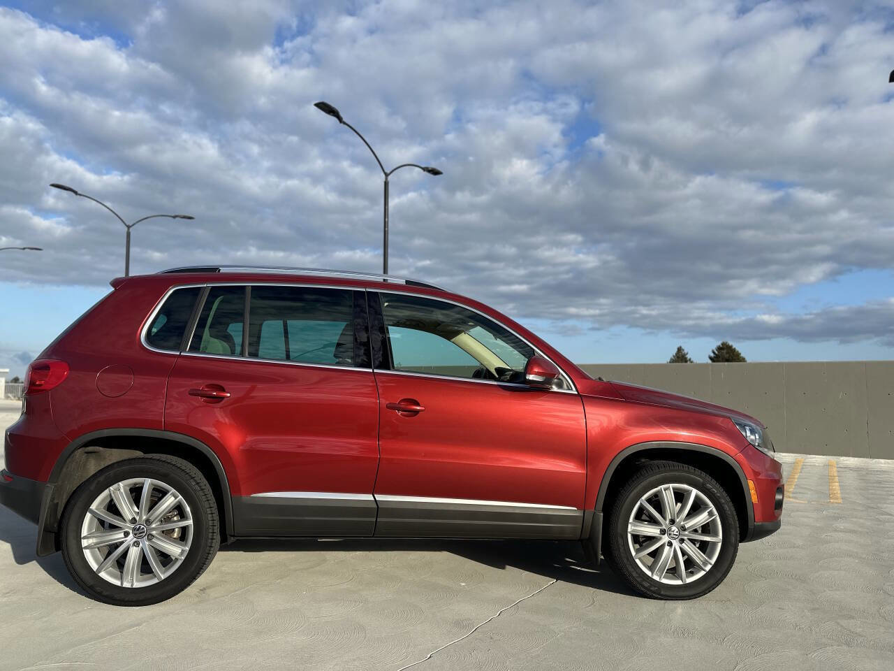 Used 2012 Volkswagen Tiguan SE image 8