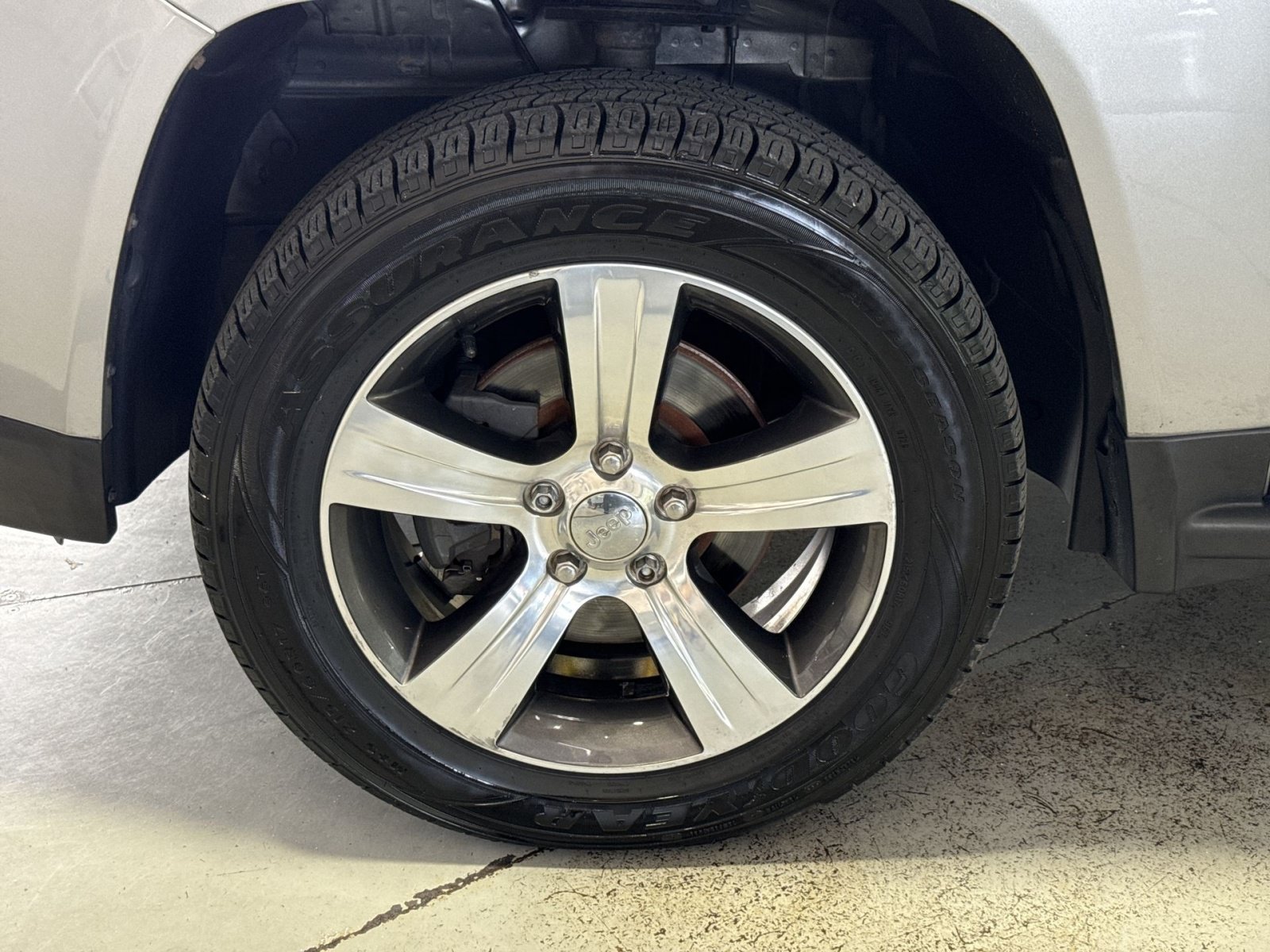Used 2016 Jeep Compass High Altitude AWD/4WD image 13