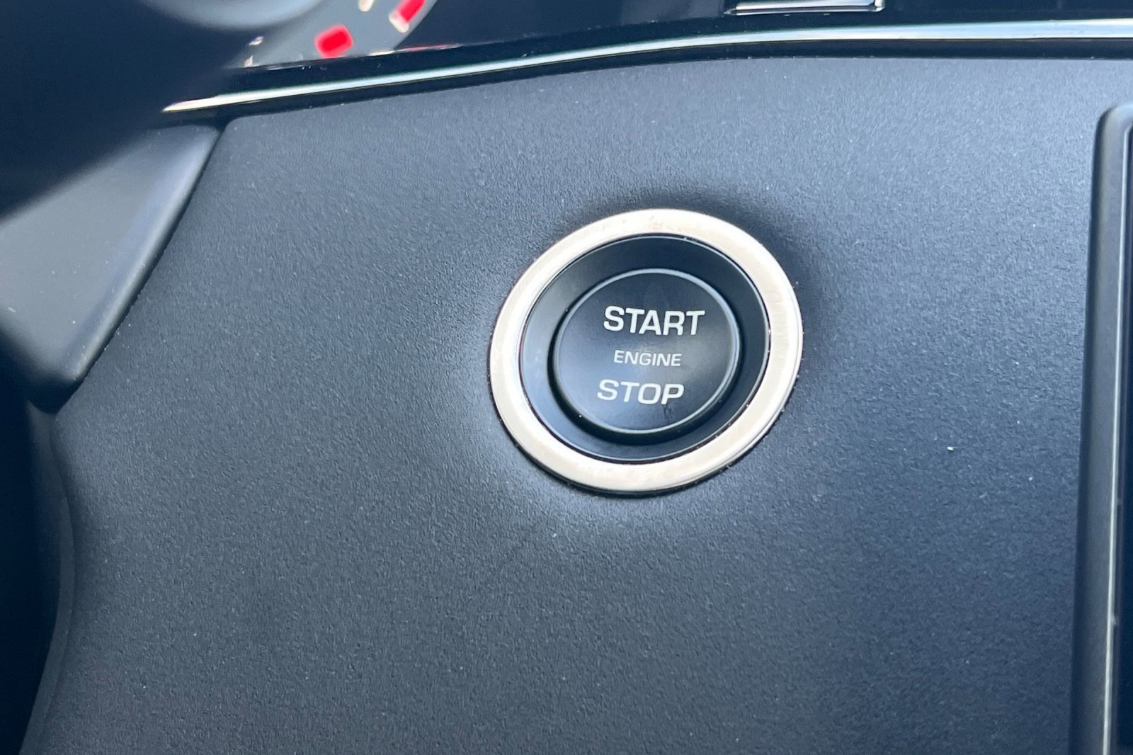 Used 2024 Land Rover Range Rover Evoque Dynamic SE image 35