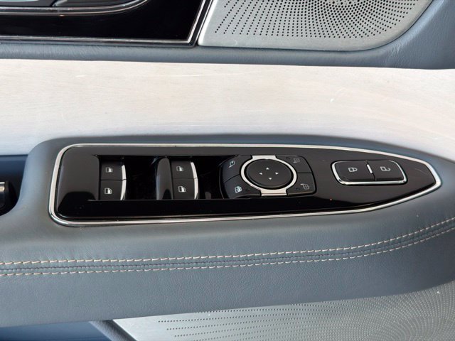Used 2023 Lincoln Navigator L Black Label AWD/4WD image 13