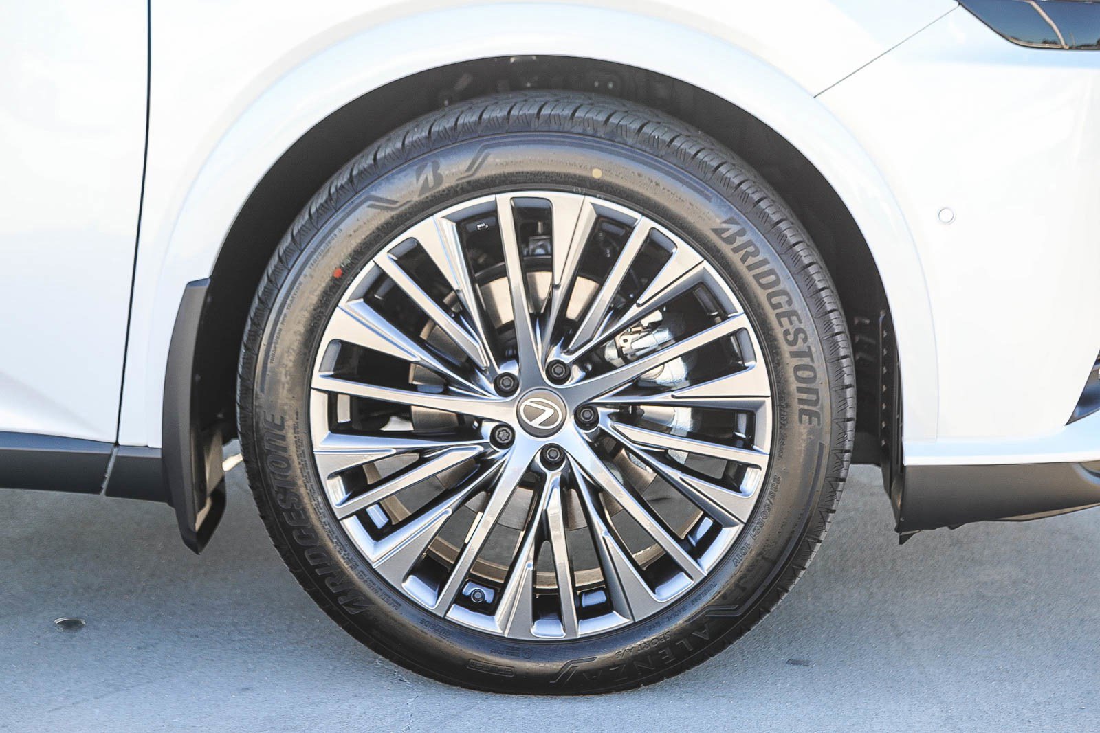 New 2026 Lexus RX 450h 450h+ Luxury image 10