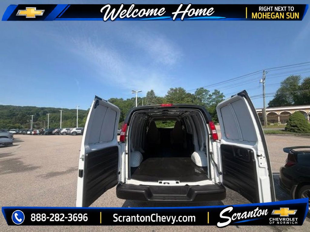 Certified 2025 Chevrolet Express 2500 RWD image 4