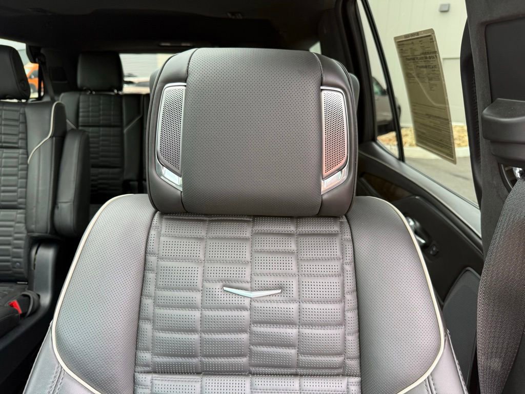 Used 2024 Cadillac Escalade Sport Platinum w/ LPO, ONYX Package AWD/4WD image 36