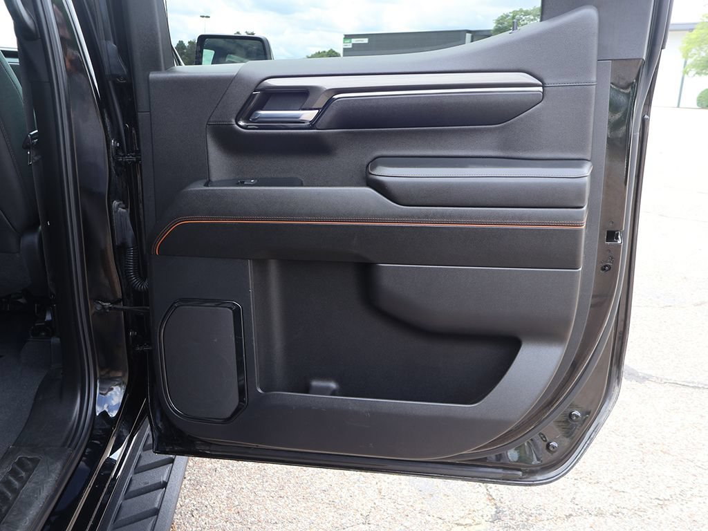 Used 2024 GMC Sierra 1500 AT4 w/ Technology Package AWD/4WD image 28