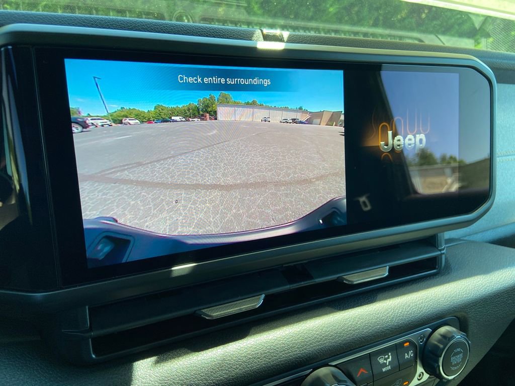 New 2025 Jeep Gladiator Sport image 19