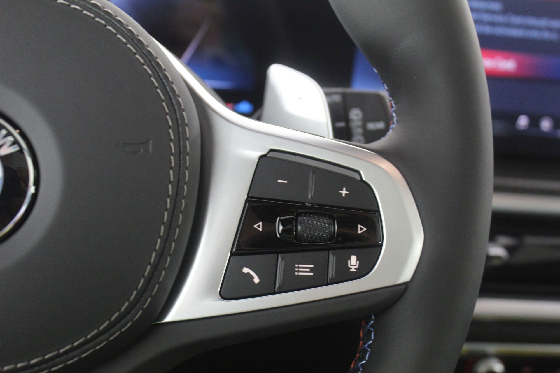 New 2026 BMW X5 M60i image 34