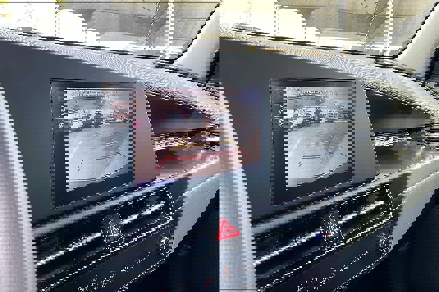 Used 2024 Kia Niro LX image 26