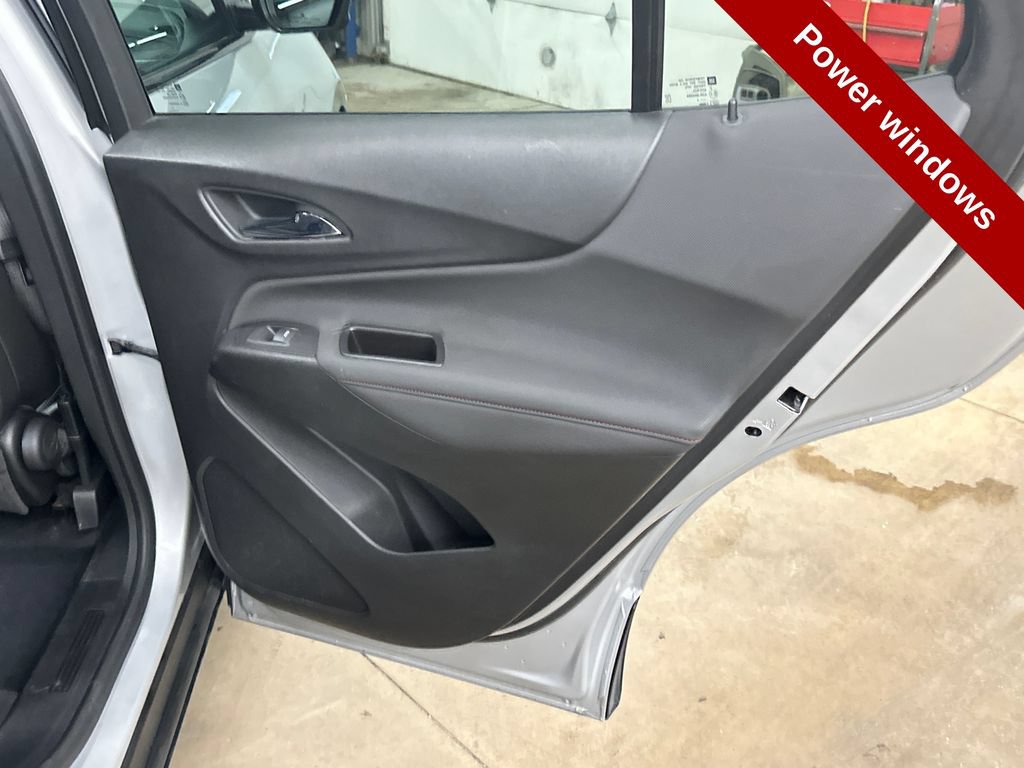 Used 2022 Chevrolet Equinox RS AWD/4WD image 38