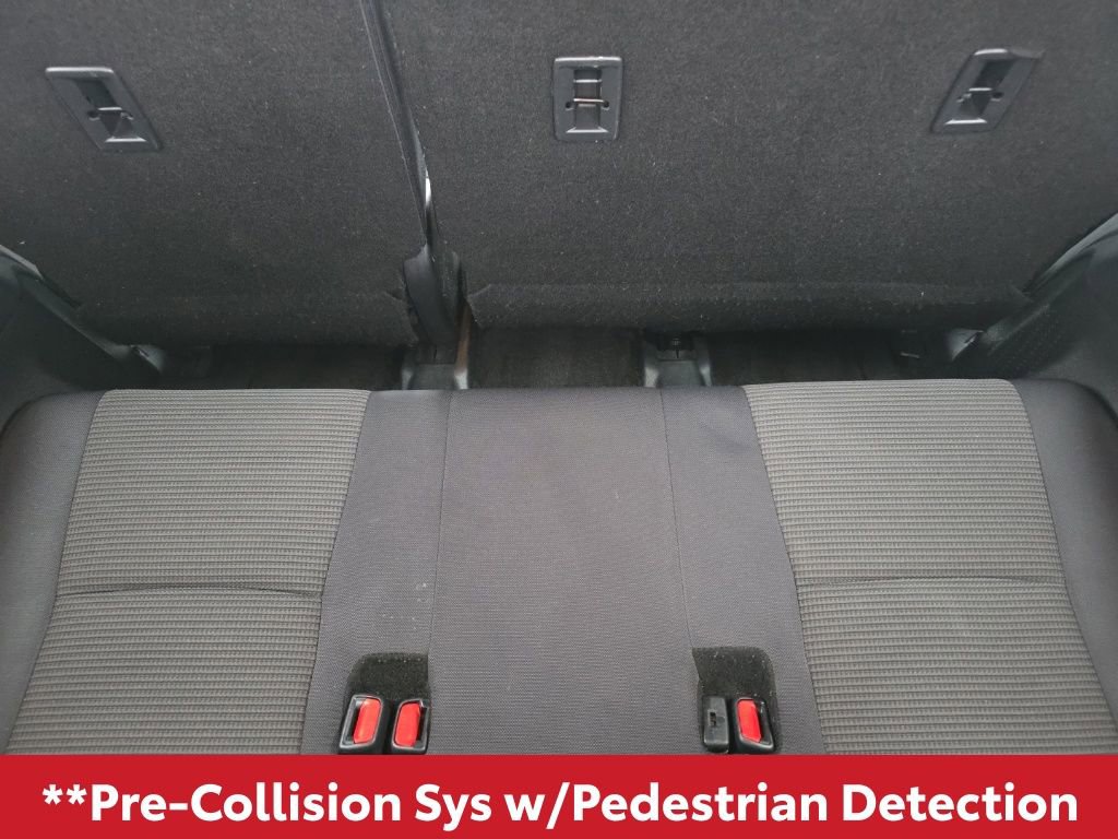 Used 2024 Toyota Highlander LE image 14