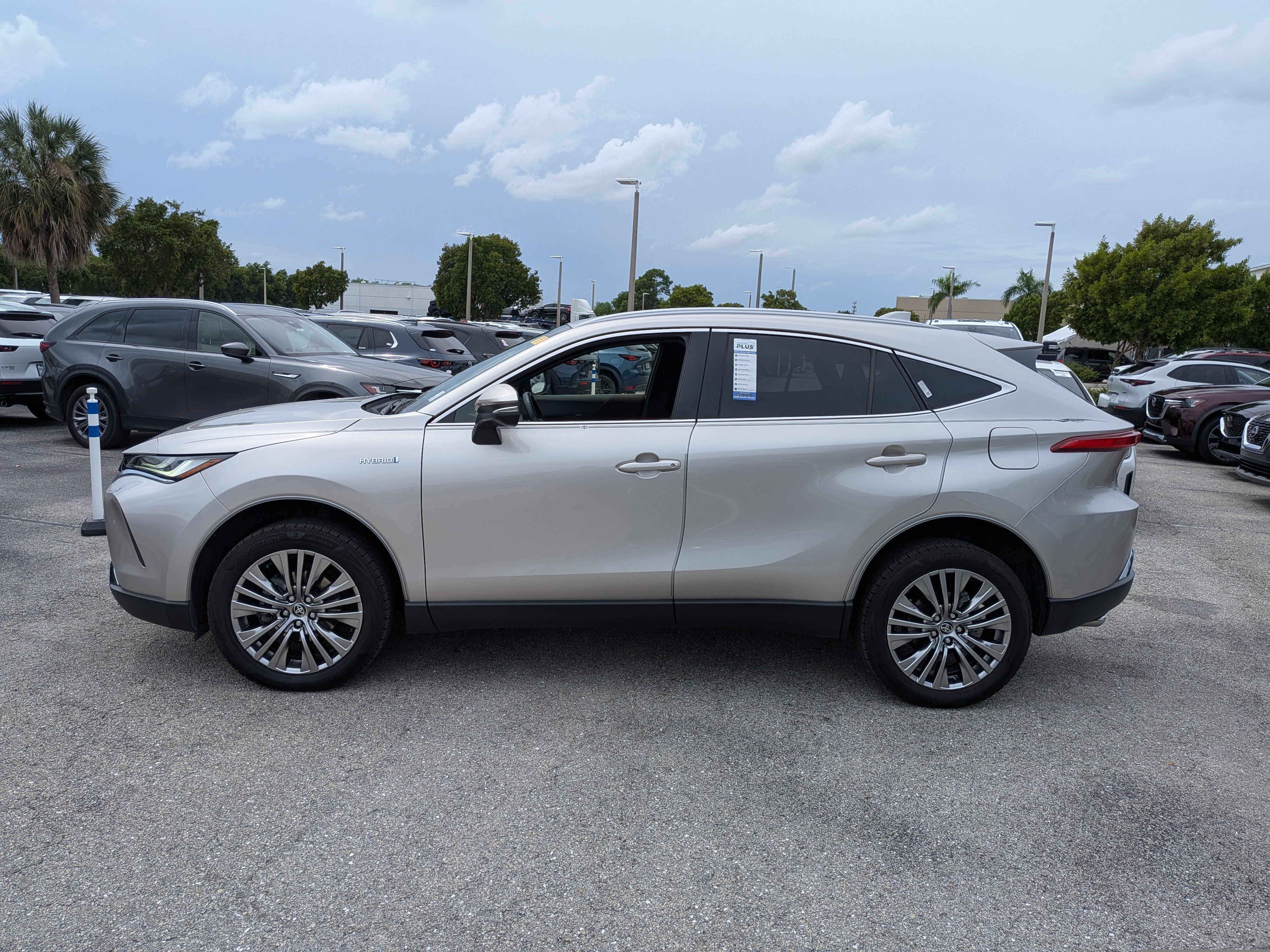 Used 2021 Toyota Venza Limited AWD/4WD image 7