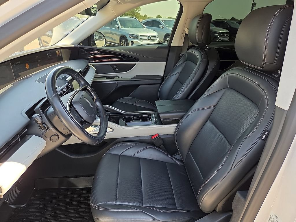 Used 2024 Lincoln Nautilus Premier AWD/4WD image 16