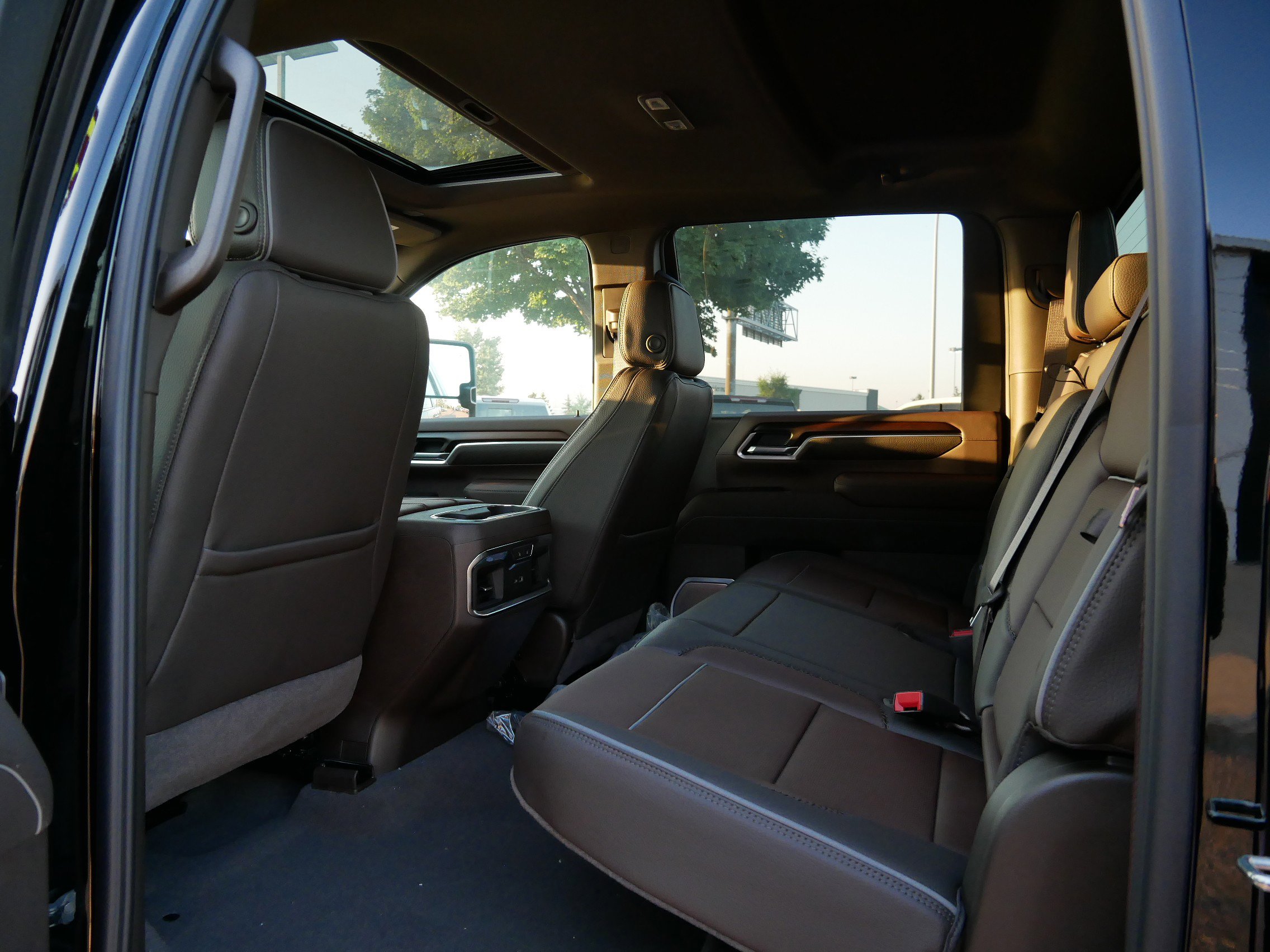 New 2026 GMC Sierra 3500 Denali w/ Denali Reserve Package image 7