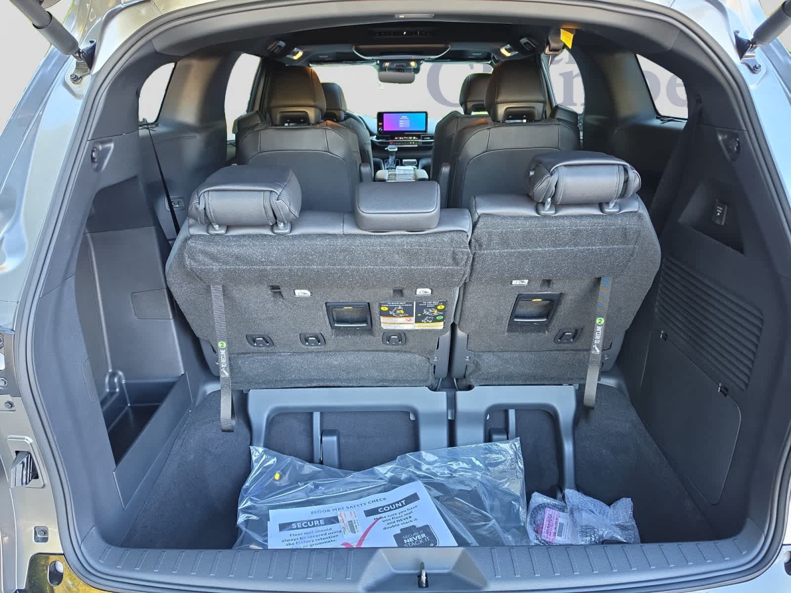 New 2026 Toyota Sienna Platinum AWD/4WD image 4