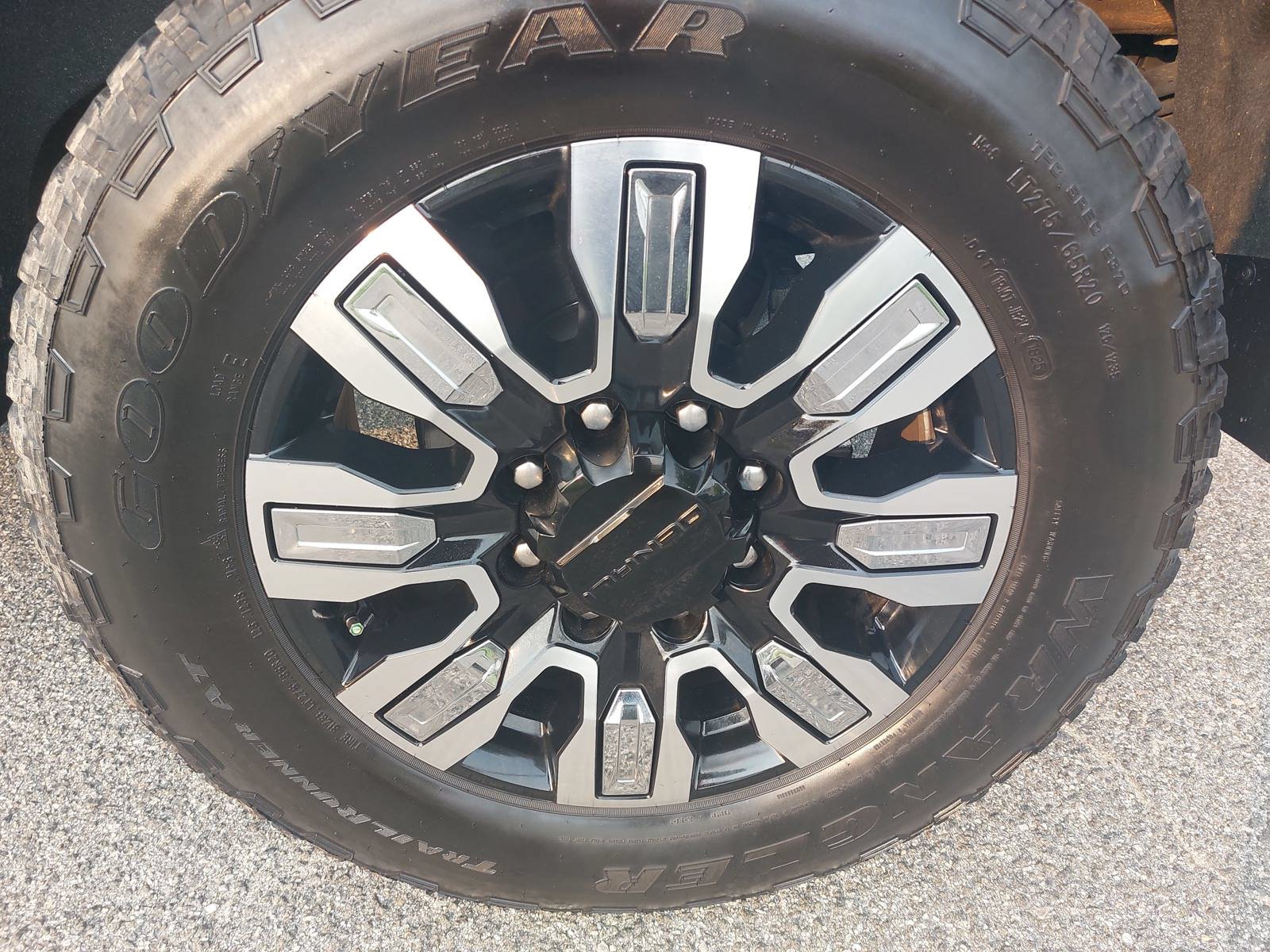 Used 2024 GMC Sierra 2500 Denali w/ Technology Package AWD/4WD image 34