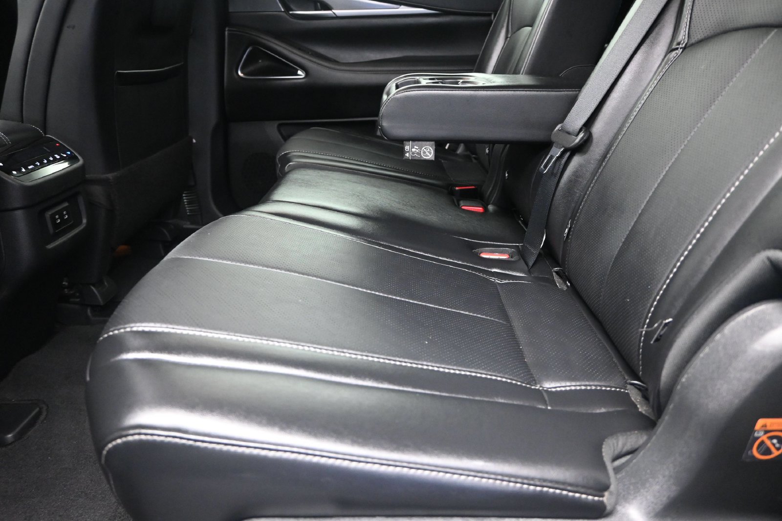 Used 2026 INFINITI QX60 Luxe w/ Cargo Package FWD image 16