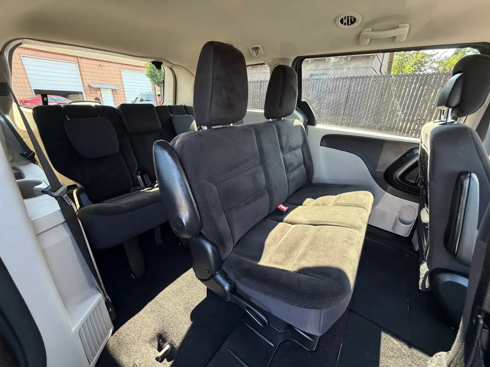 Used 2018 Dodge Grand Caravan SE FWD image 25