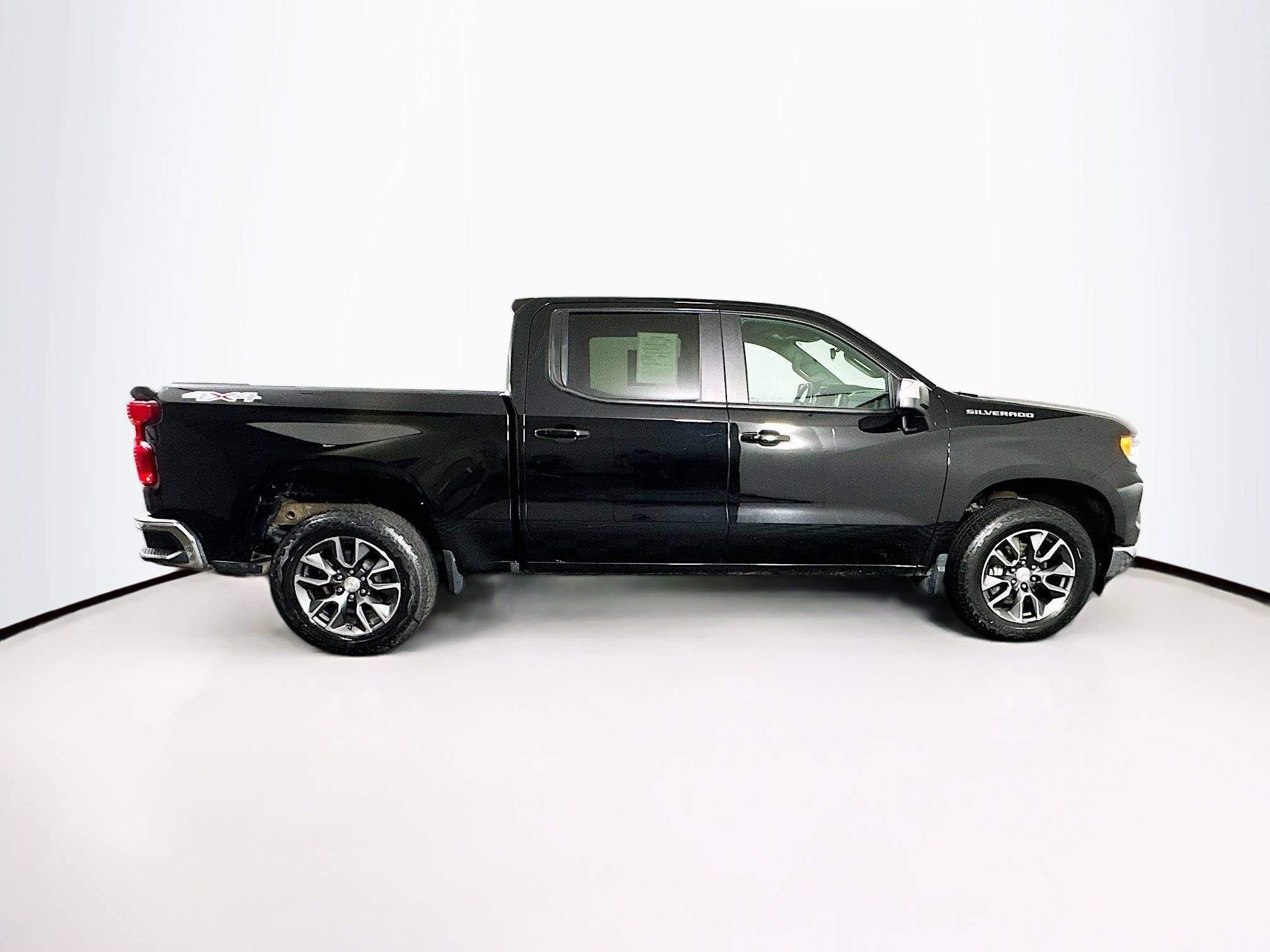 Used 2023 Chevrolet Silverado 1500 LT AWD/4WD image 10