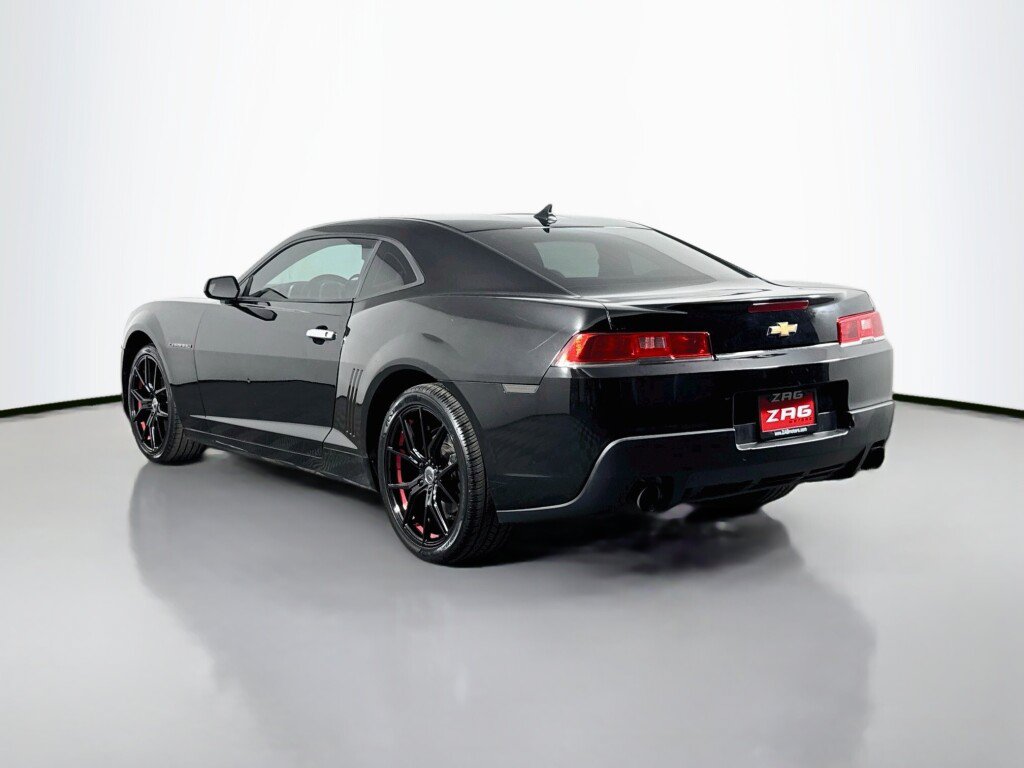Used 2015 Chevrolet Camaro LT RWD image 3