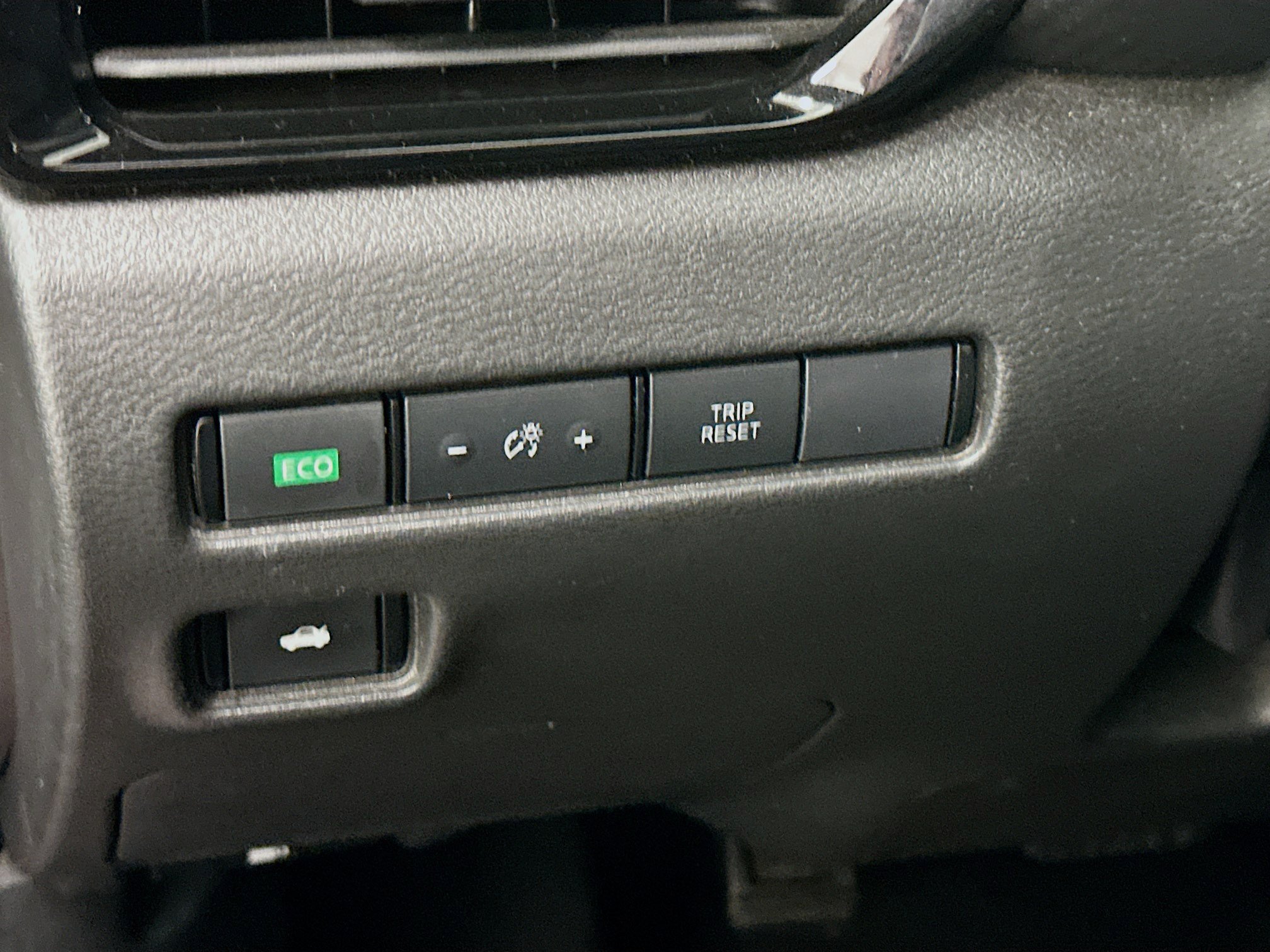 Used 2024 Nissan Sentra SV FWD image 17