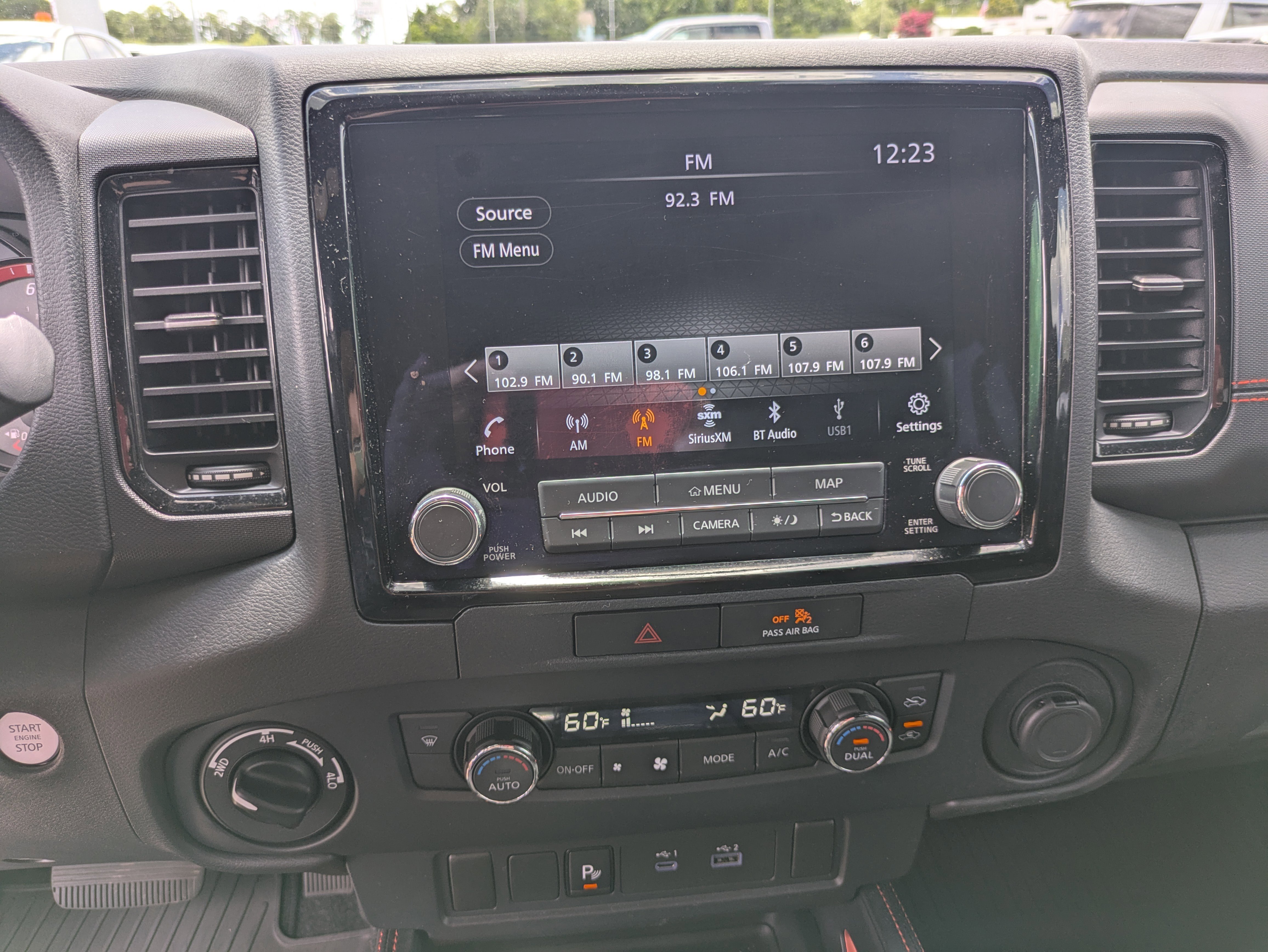 Used 2022 Nissan Frontier PRO-4X w/ Technology Package image 23