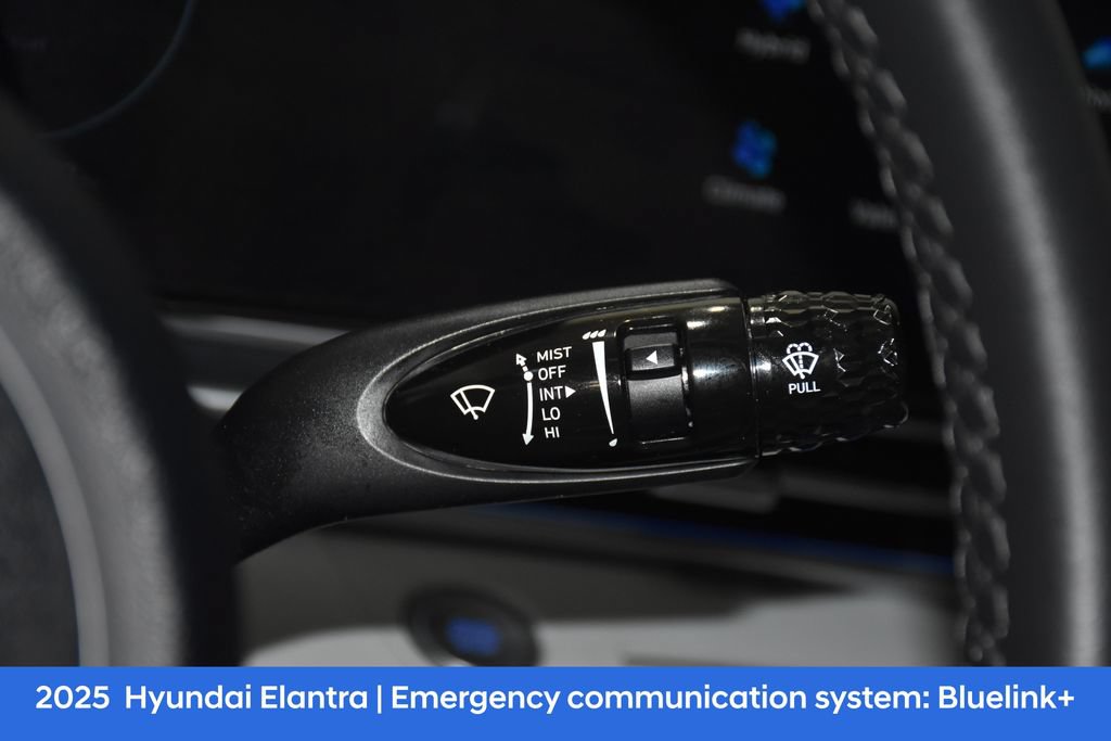 Used 2025 Hyundai Elantra Limited FWD image 13