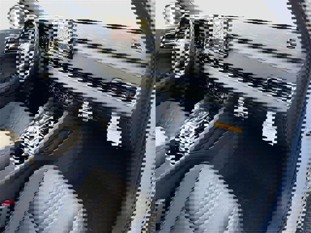 New 2025 Mitsubishi Outlander 4WD Plug-In Hybrid image 31