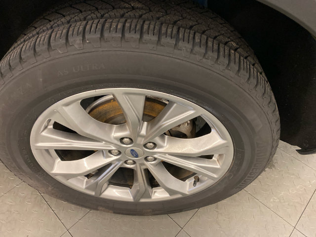 Used 2021 Ford Explorer XLT w/ Equipment Group 202A AWD/4WD image 6