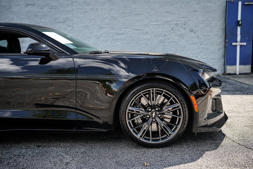 Used 2018 Chevrolet Camaro ZL1 image 16