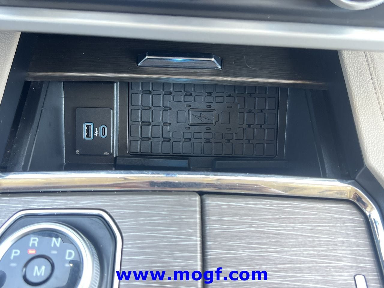 Used 2024 Ford Expedition Limited AWD/4WD image 10