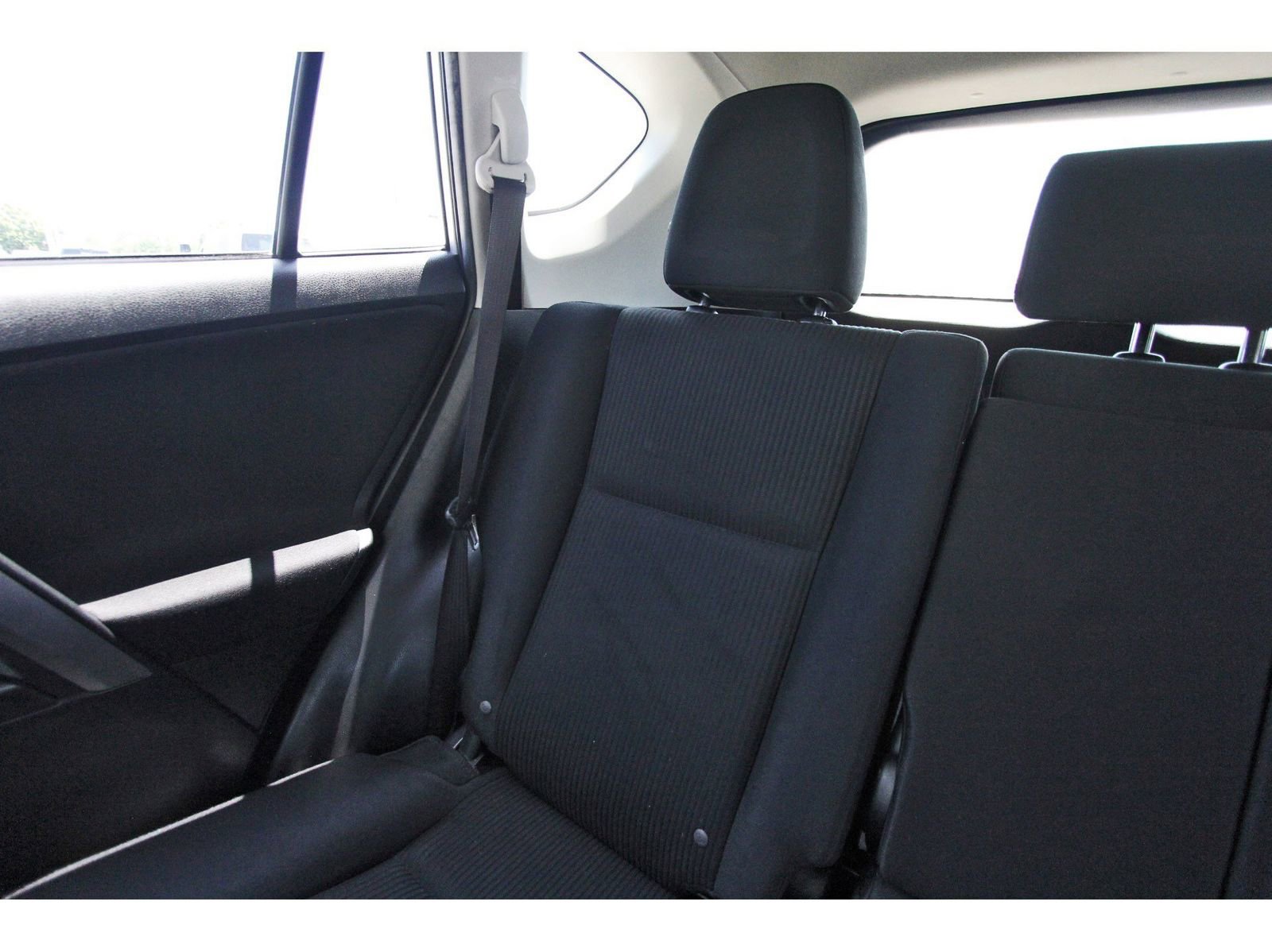 Used 2018 Toyota RAV4 LE FWD image 14