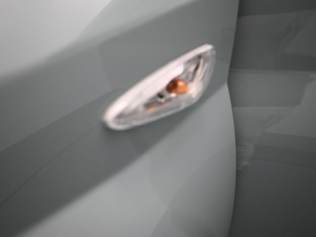 Used 2025 Hyundai Venue SEL image 43