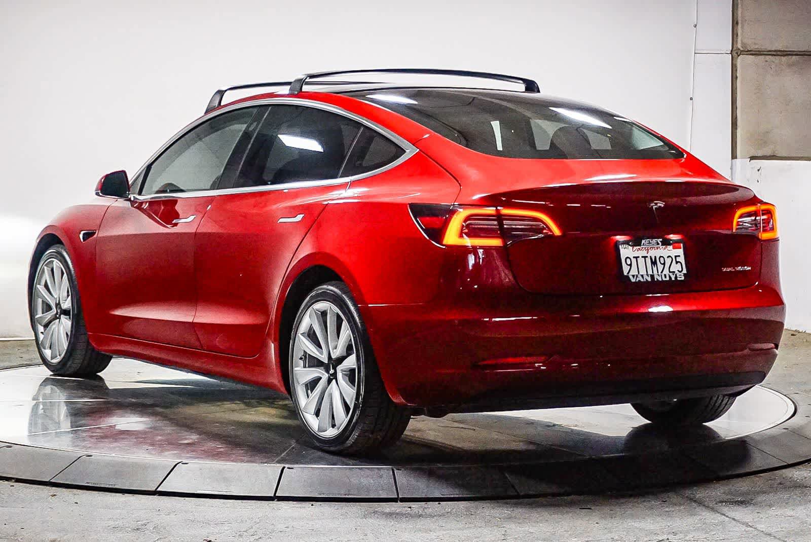 Used 2018 Tesla Model 3 Performance AWD/4WD image 2