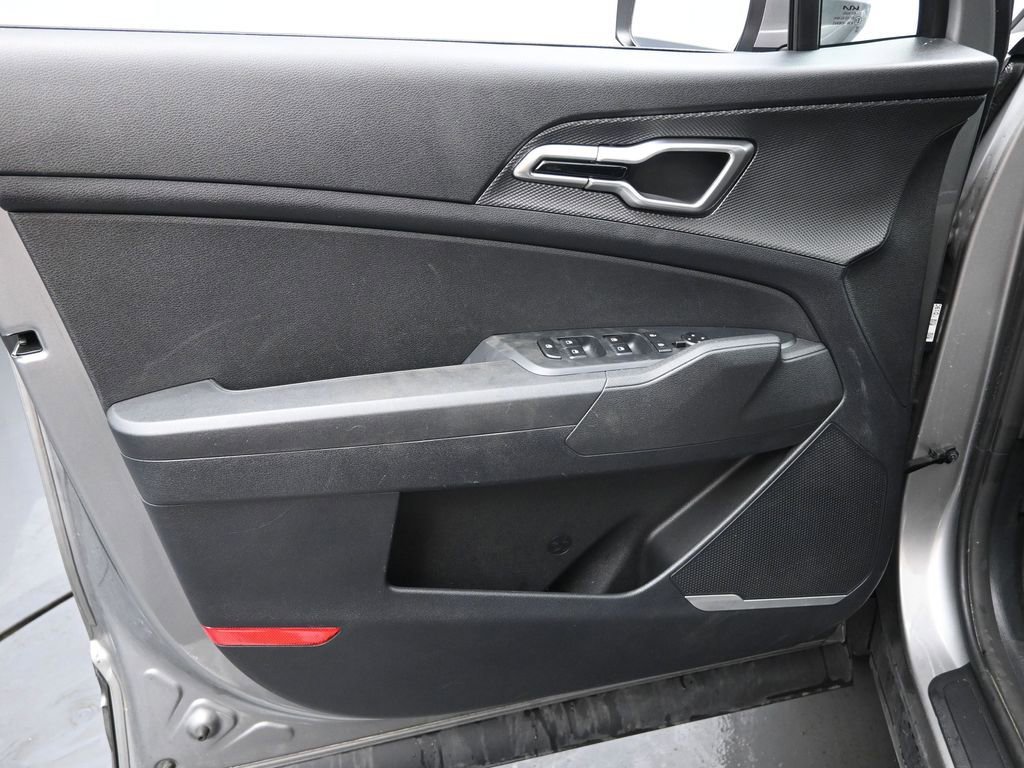 Used 2025 Kia Sportage LX image 26
