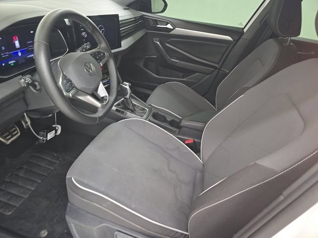 Used 2025 Volkswagen Jetta Sport FWD image 6