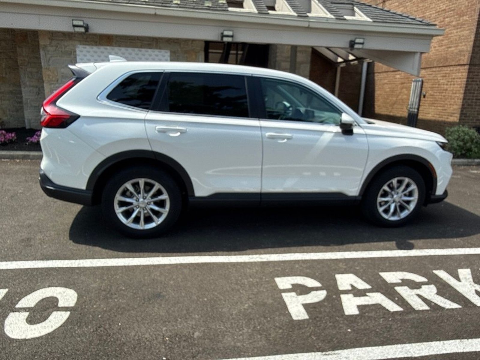 Used 2024 Honda CR-V EX image 7