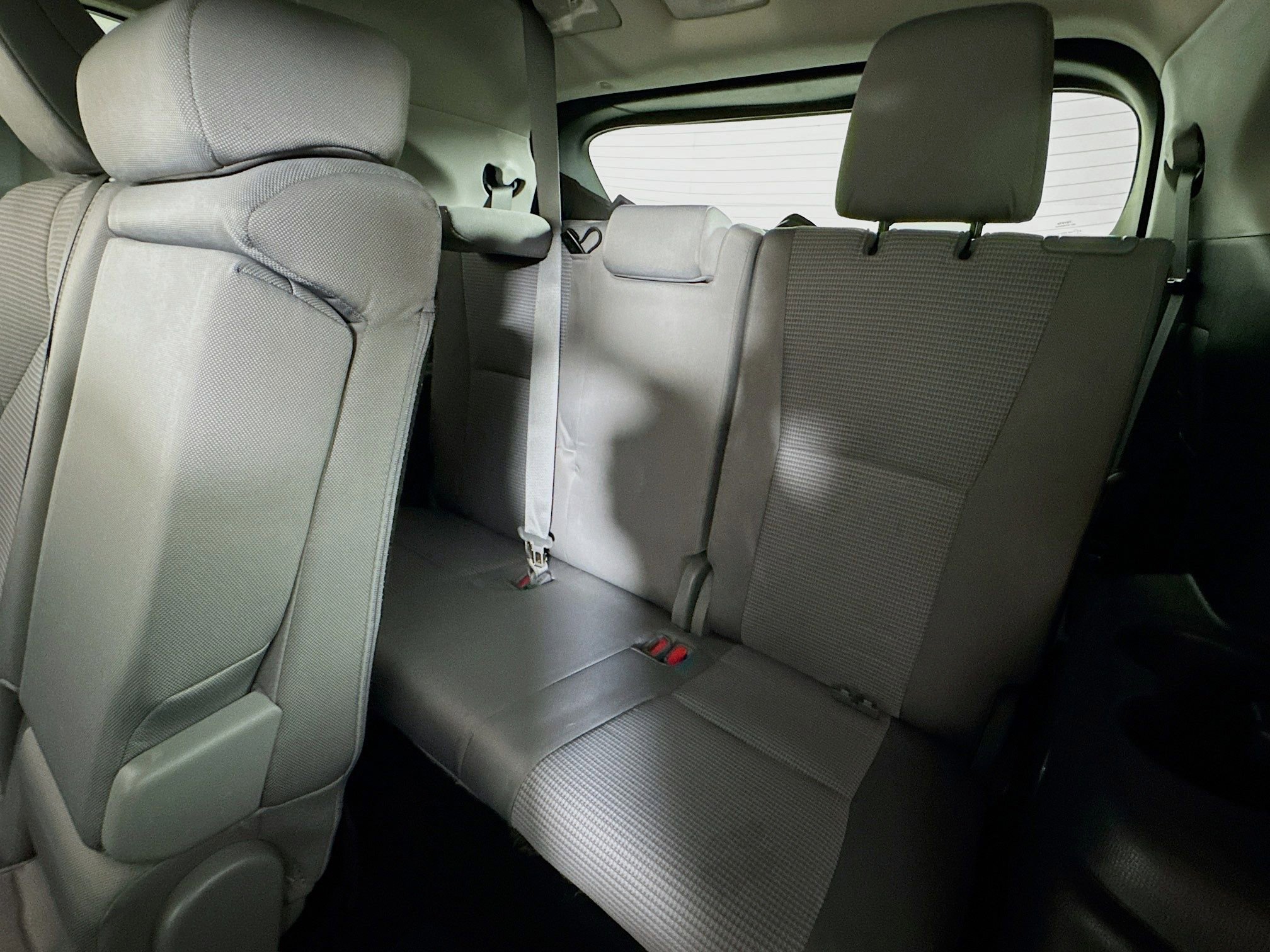 Used 2020 Toyota Highlander LE image 19