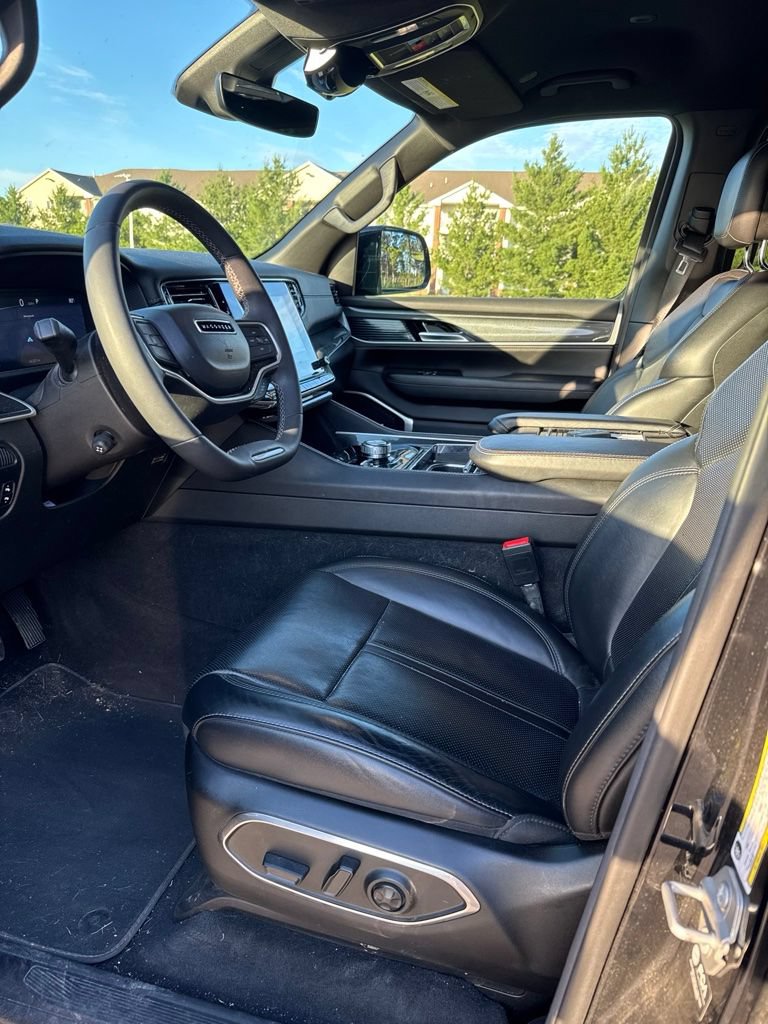 Used 2022 Jeep Wagoneer Series I AWD/4WD image 6