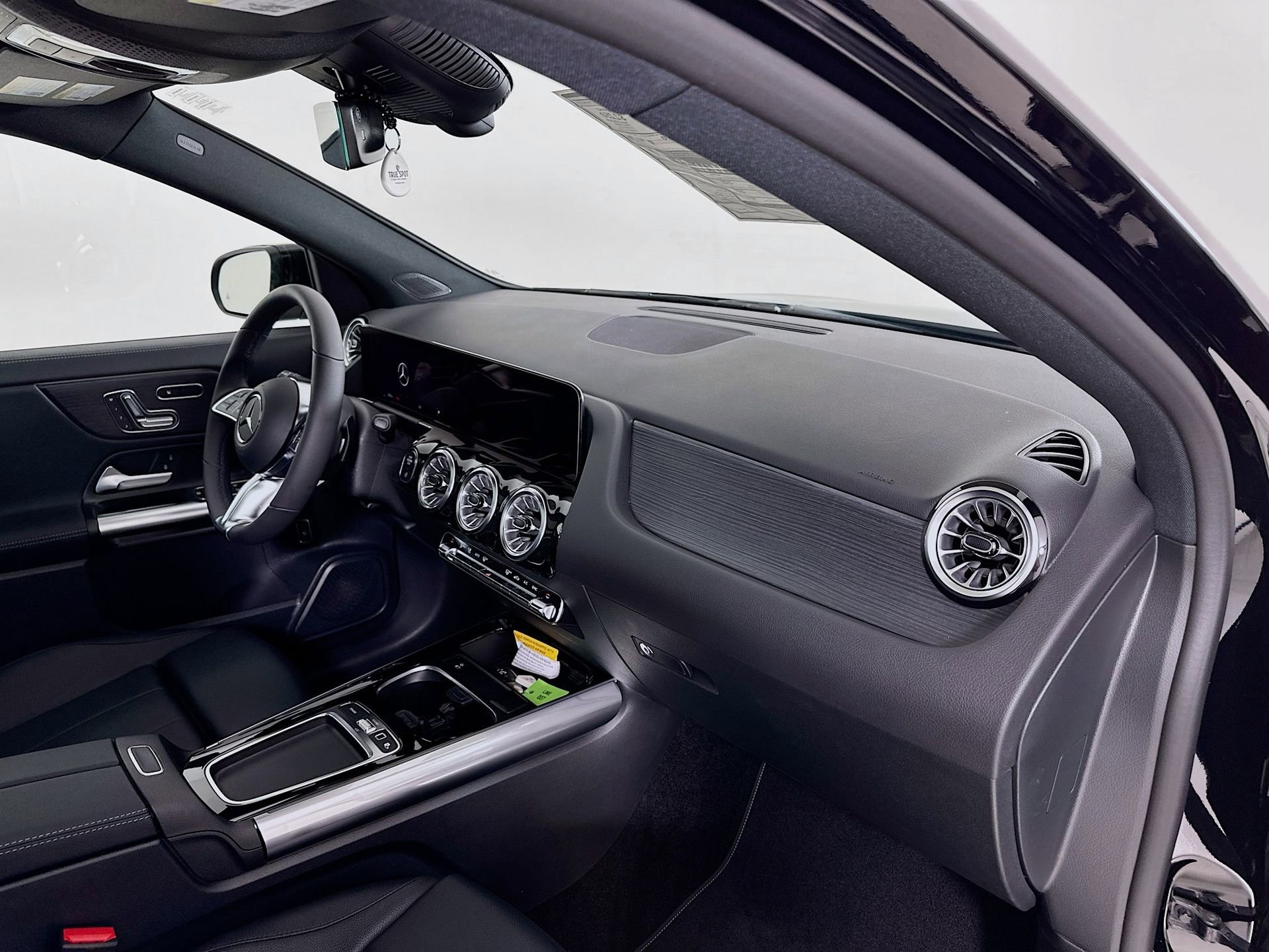 New 2026 Mercedes-Benz GLA 250 image 32