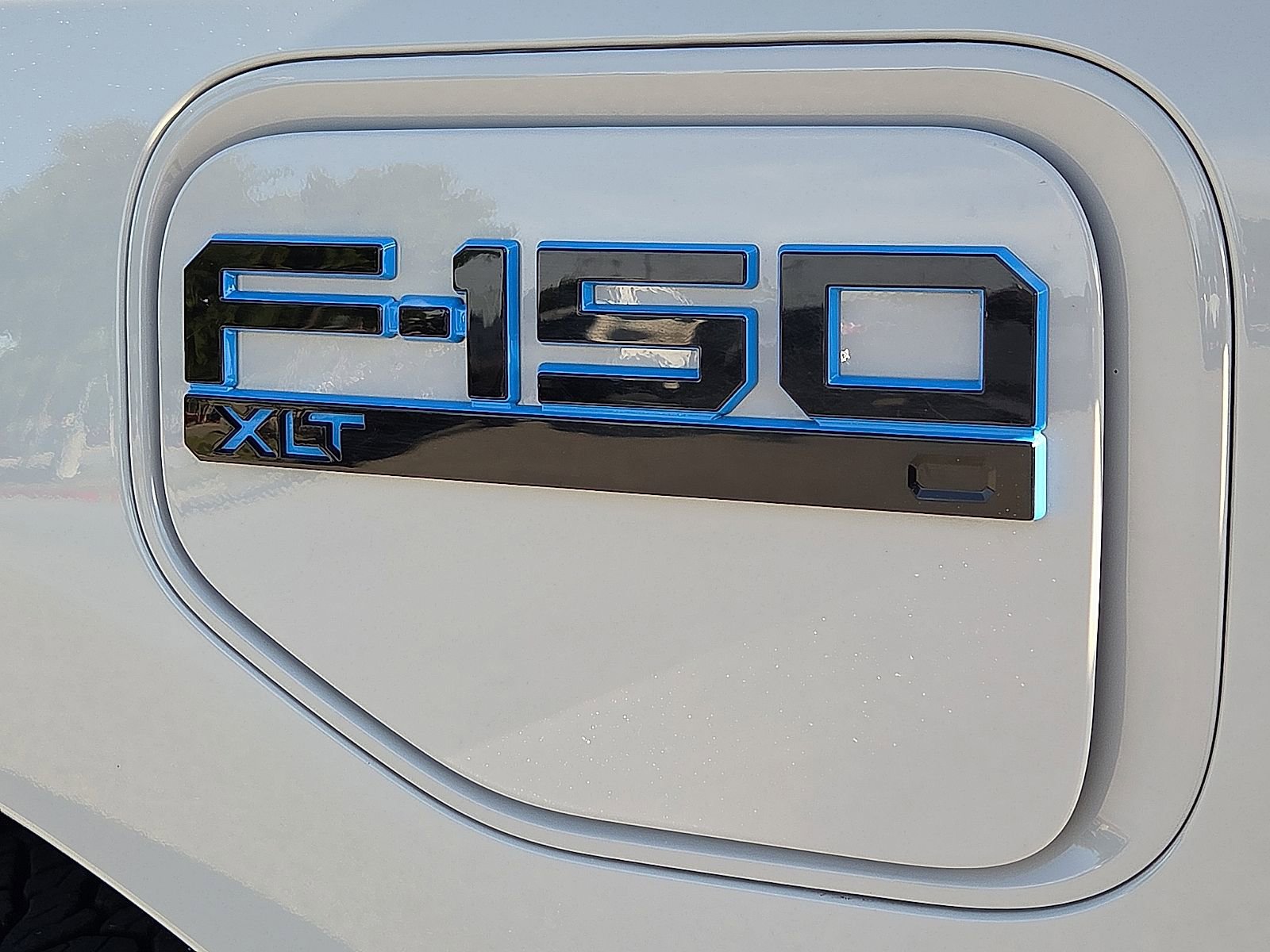 Used 2024 Ford F150 Lightning XLT AWD/4WD image 9