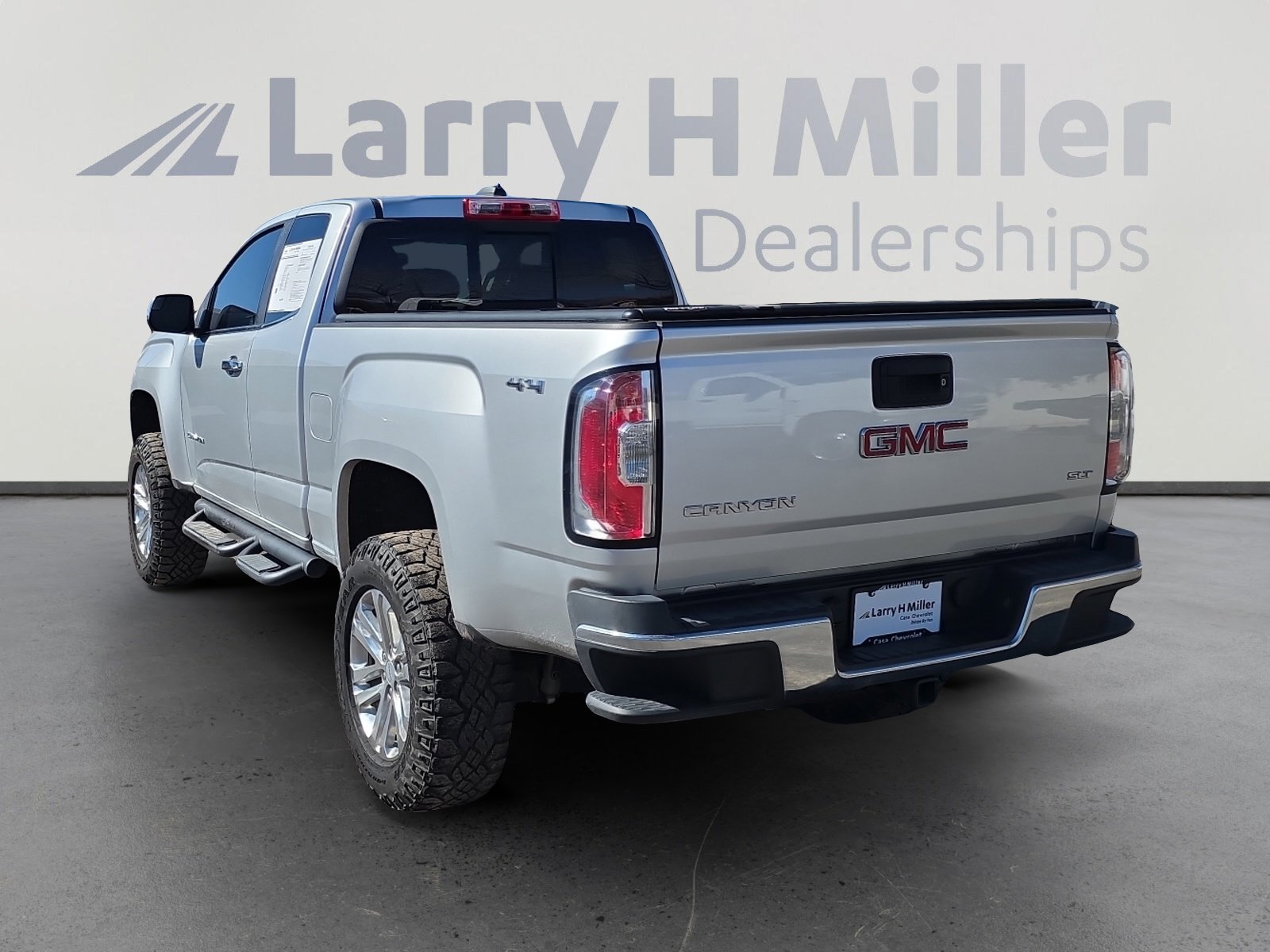 Used 2016 GMC Canyon SLT w/ Trailering Package image 3