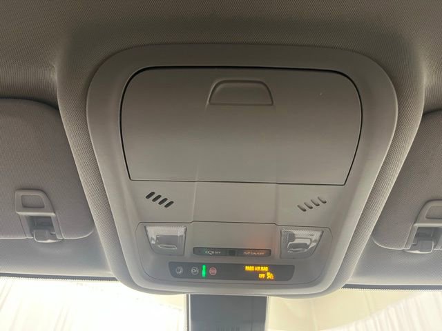 Used 2021 GMC Terrain SLE w/ Driver Convenience Package image 18