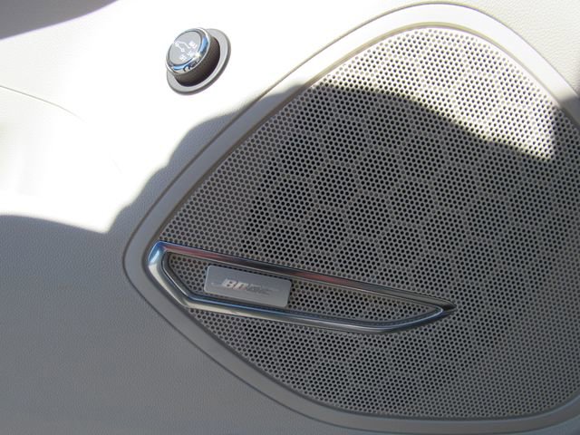 Used 2022 Buick Envision Avenir w/ Technology Package II image 11