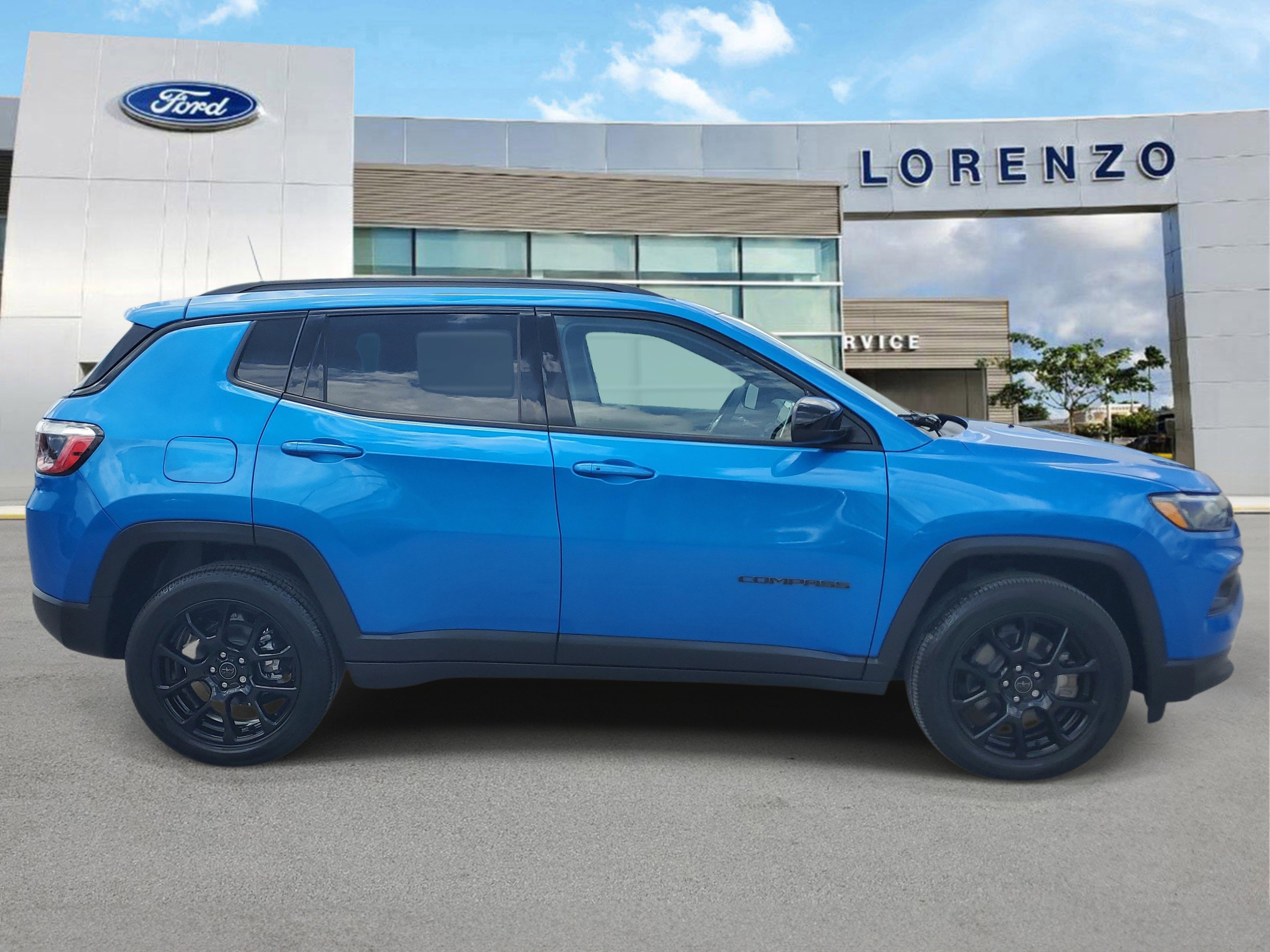 Used 2026 Jeep Compass Latitude AWD/4WD image 4