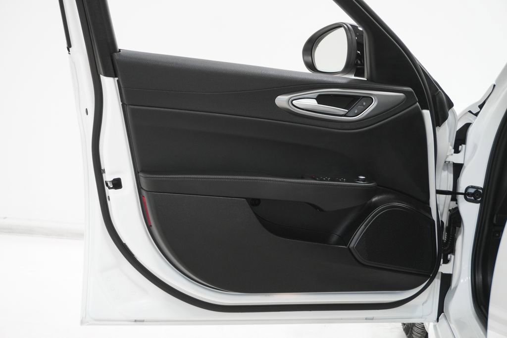 Used 2024 Alfa Romeo Giulia Ti image 10