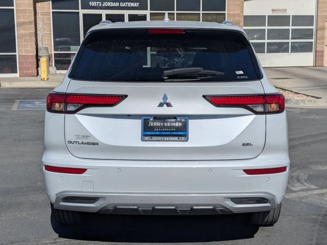 Used 2023 Mitsubishi Outlander SEL AWD/4WD image 5