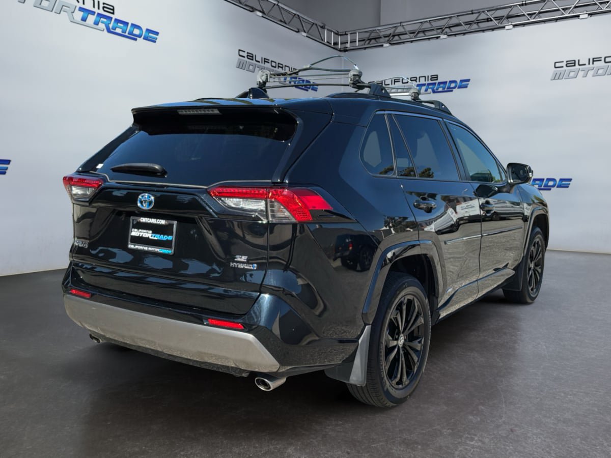 Used 2024 Toyota RAV4 SE w/ Convenience Package AWD/4WD image 5