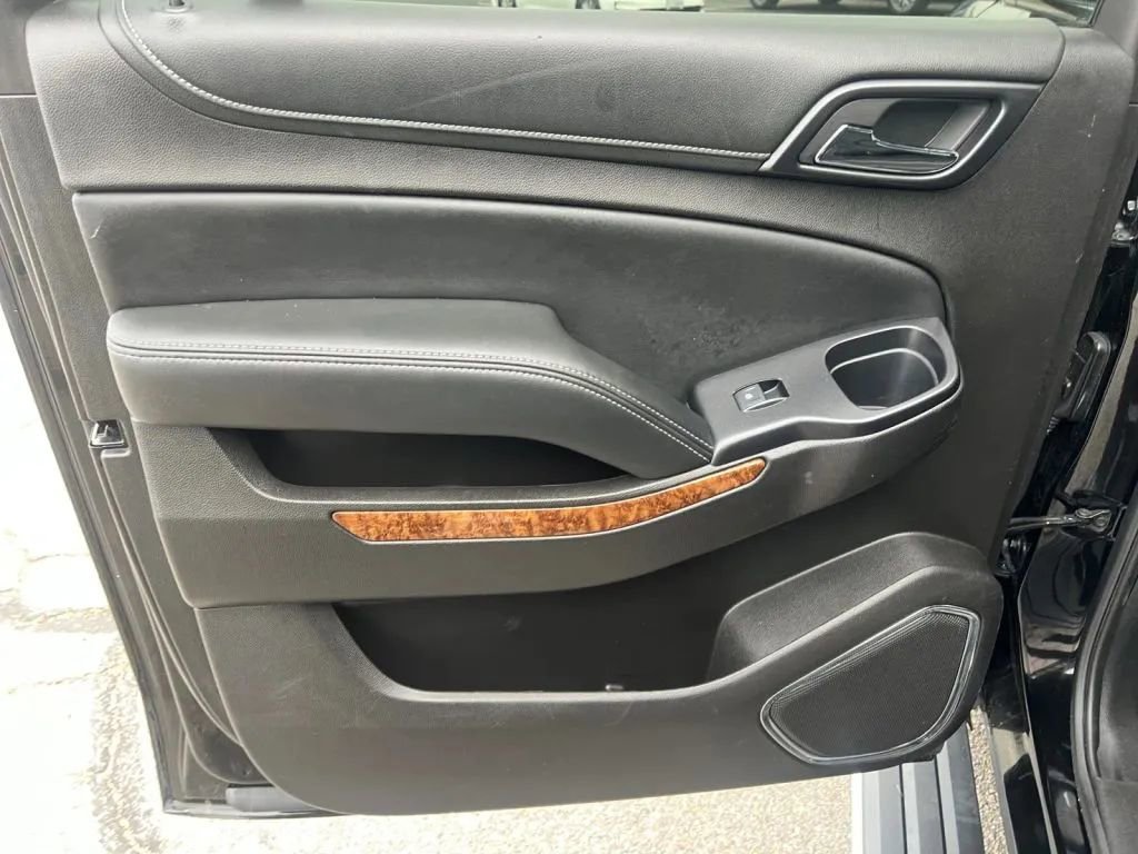 Used 2016 Chevrolet Suburban LTZ image 23
