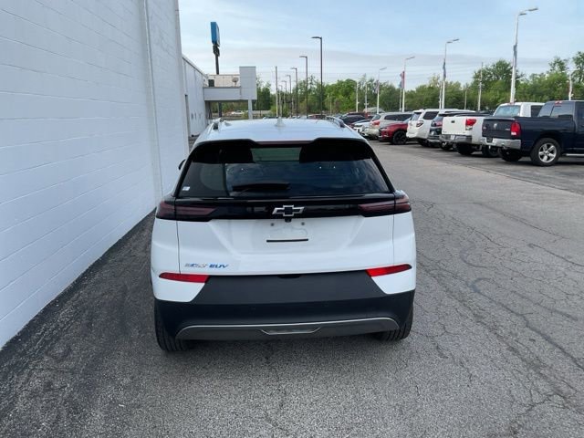 Used 2022 Chevrolet Bolt EUV LT w/ Convenience Package image 6